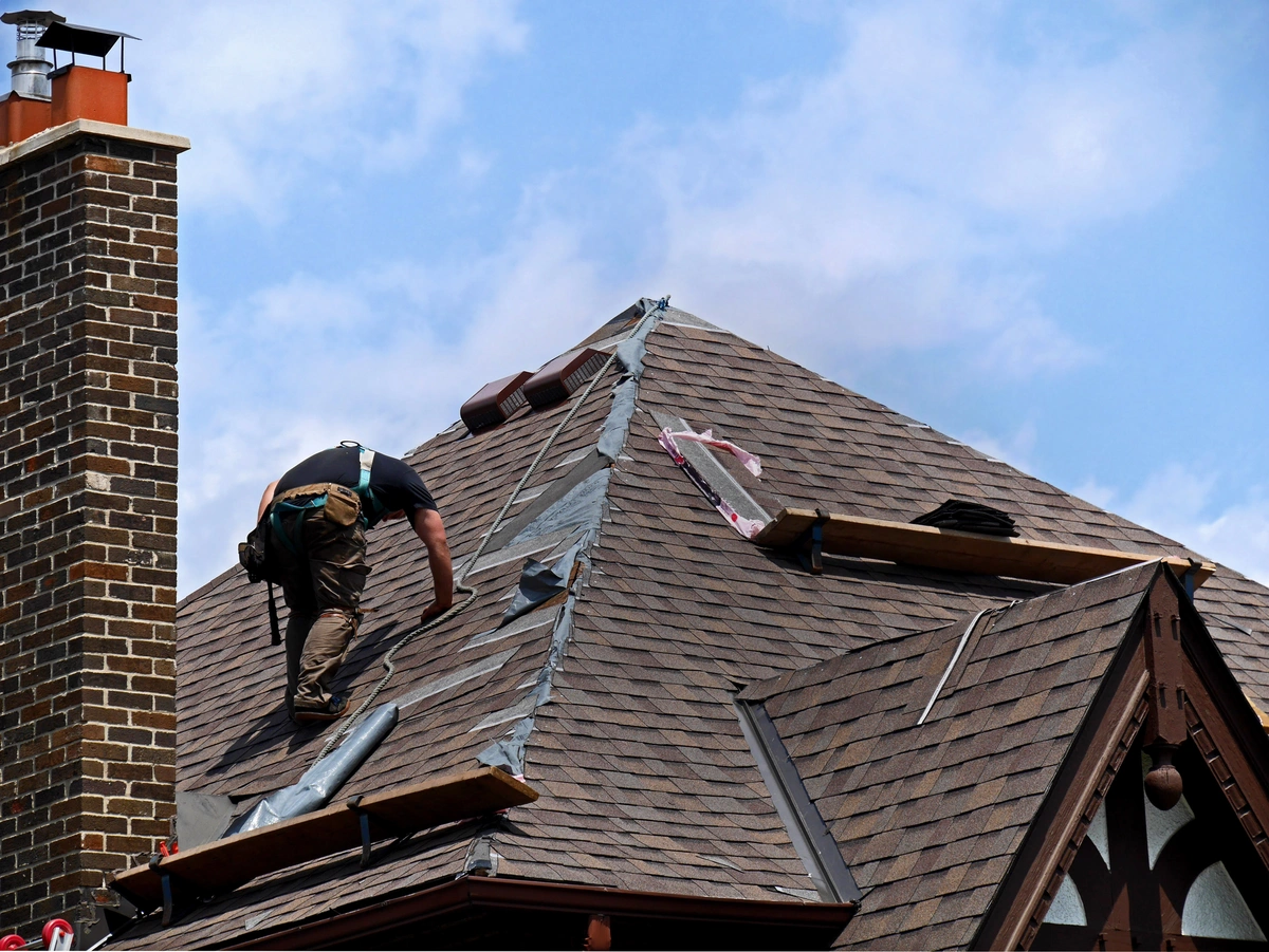 replacing a shingle roof for home